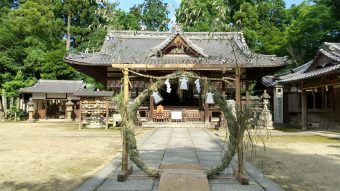 「宇流冨志禰神社」の茅の輪くぐり
